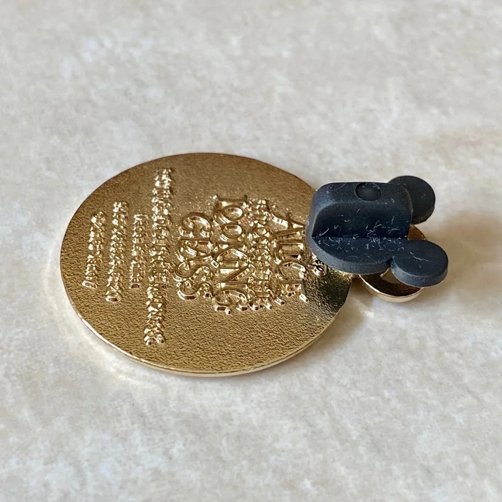 Disney Alice Through The Looking Glass Pin